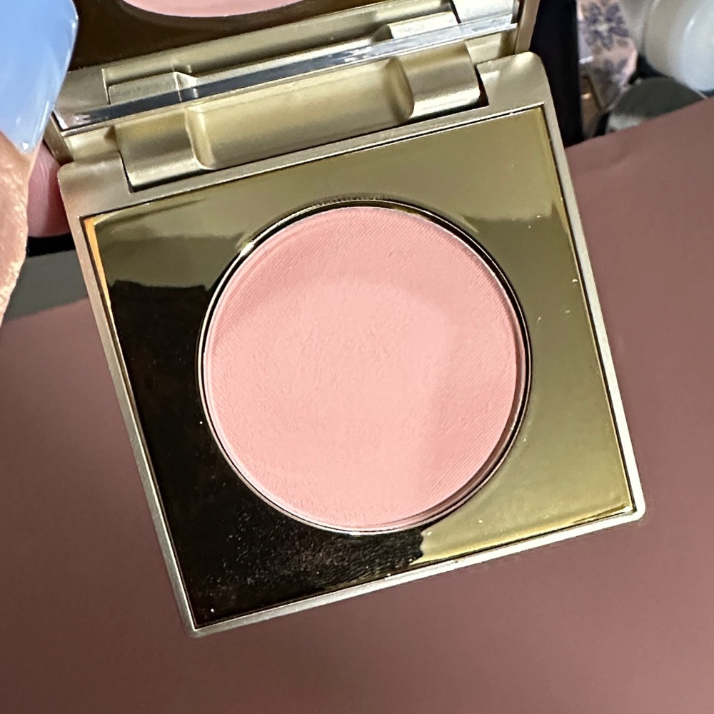 Stila Metallic Gold Compact - Picture 4 of 4